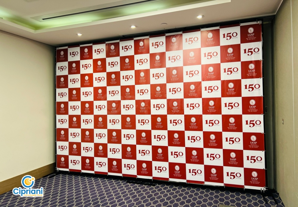 Lona para backdrop personalizada para eventos Cipriani Comunicação Visual