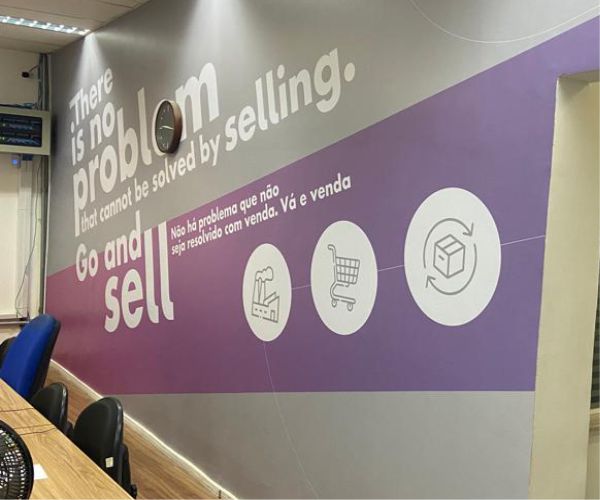 Decoração de Escritório em Cinza e Lilás | Adesivos Personalizados