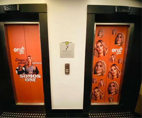 Promoção em Elevador em Laranja | Adesivos Personalizados