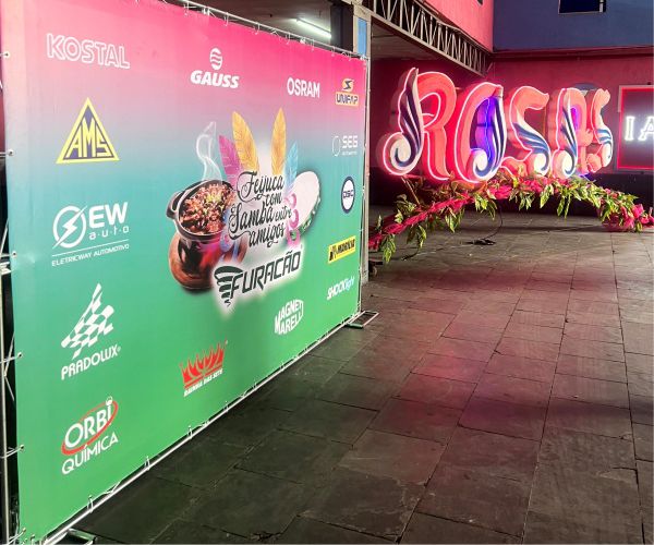 Escola de Samba Rosas de Ouro | Backdrop Evento