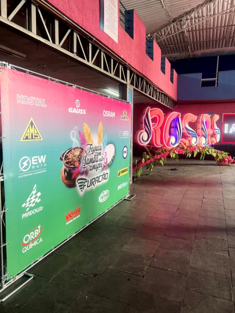 Escola de Samba Rosas de Ouro | Backdrop Evento 3
