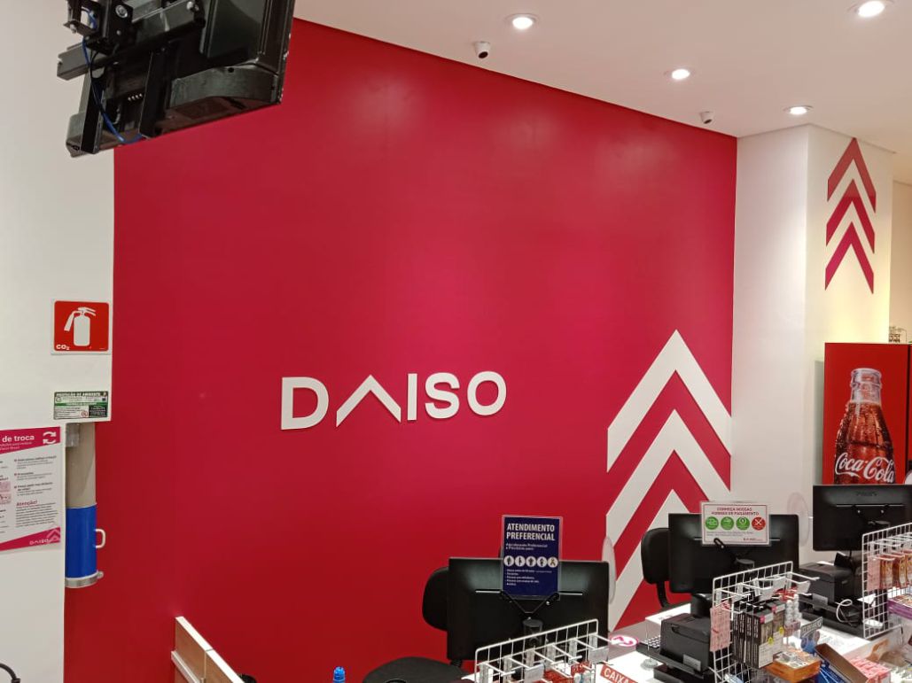 Comunicação Visual em Loja de Shopping Daiso | Comunicação Visual para Empresas 4