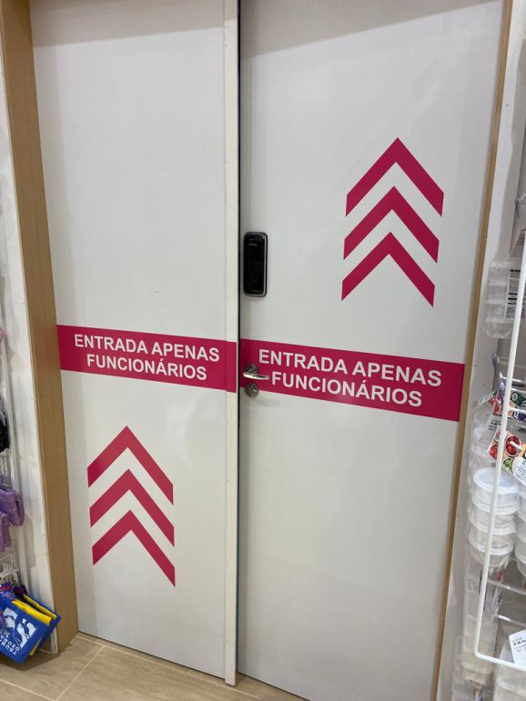 Comunicação Visual em Loja de Shopping Daiso | Comunicação Visual para Empresas 8
