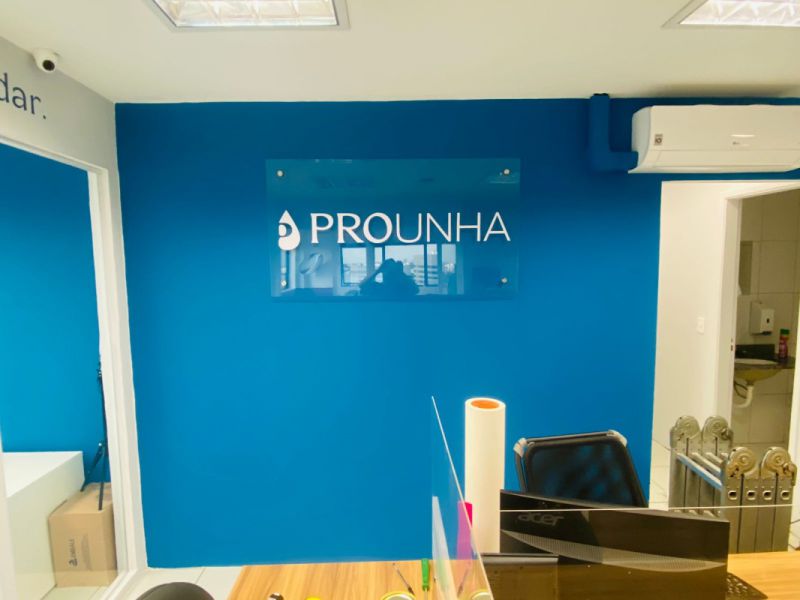 Personalização em Escola de Beleza | Comunicação Visual para Empresas 12