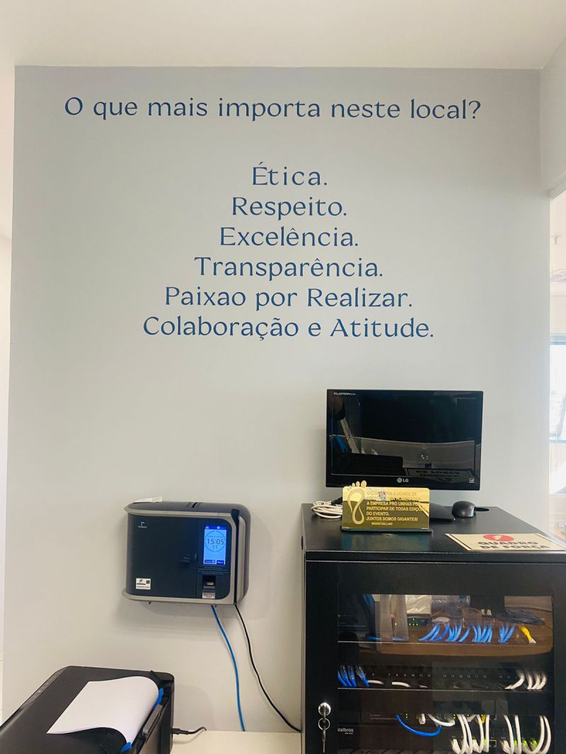Personalização em Escola de Beleza | Comunicação Visual para Empresas 5