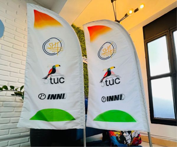 Wind Banner com Logotipo | Comunicação Visual para Empresas