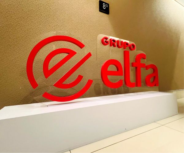 Comunicação Visual Grupo Elfa | Decoração de Escritórios