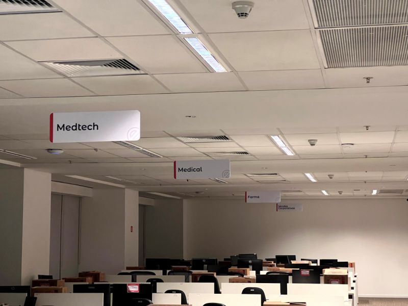 Comunicação Visual Grupo Elfa | Decoração de Escritórios 16