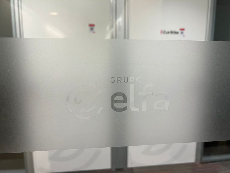 Comunicação Visual Grupo Elfa | Decoração de Escritórios 17