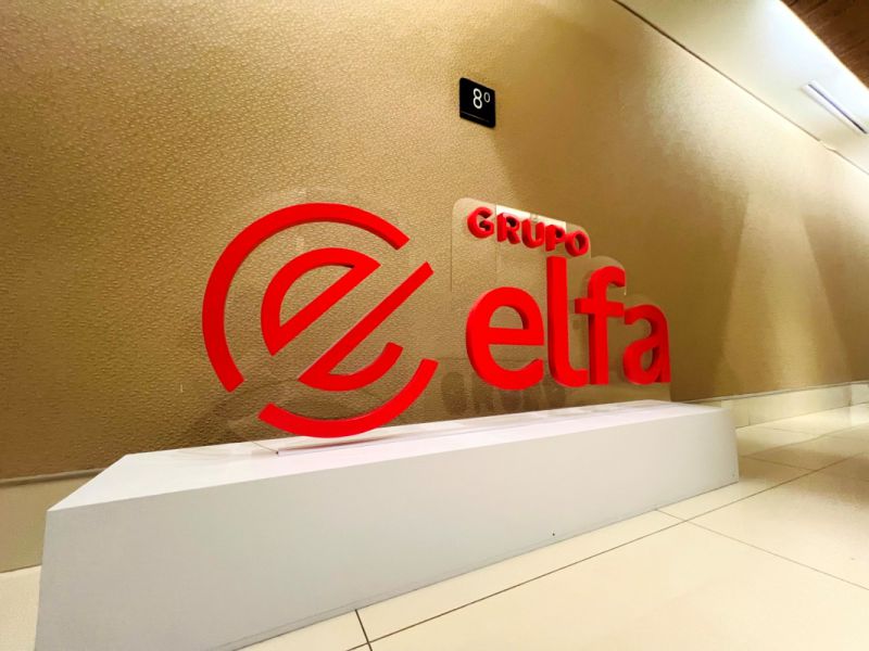 Comunicação Visual Grupo Elfa | Decoração de Escritórios 2