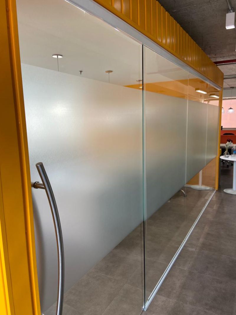 Faixa de Privacidade em Sala de Reunião | Decoração de Escritórios 1