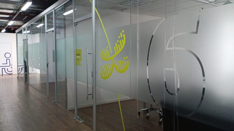 Jateamento de Divisórias Tempest | Decoração de Escritórios 2