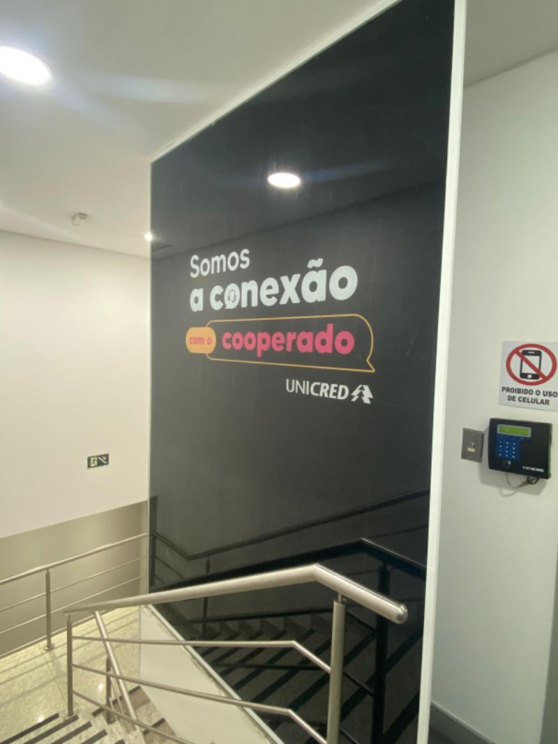 Papel de Parede Personalizado Unicred | Decoração de Escritórios 8