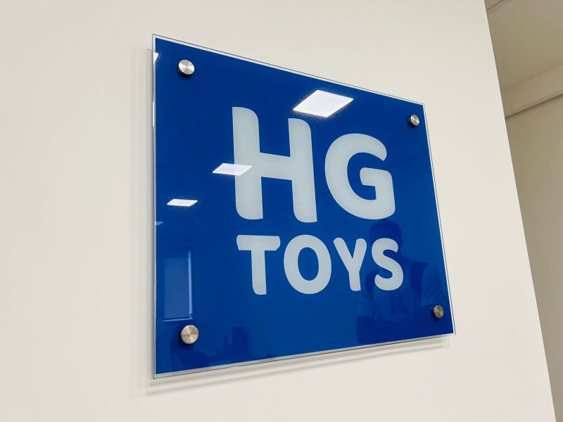 Sinalização com Logotipos para Hall e Portas | Placas Personalizadas 5