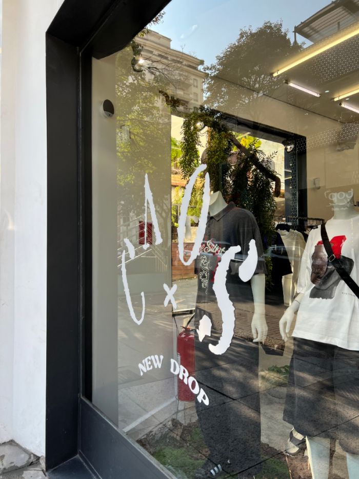 Adesivo para Vitrine, Alphaville Baruerí Exemplo 3 | Cipriani Comunicação Visual