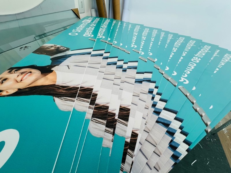 Estraga a tinta ao tirar? | Alphaville Barueri | Cipriani Comunicação Visual