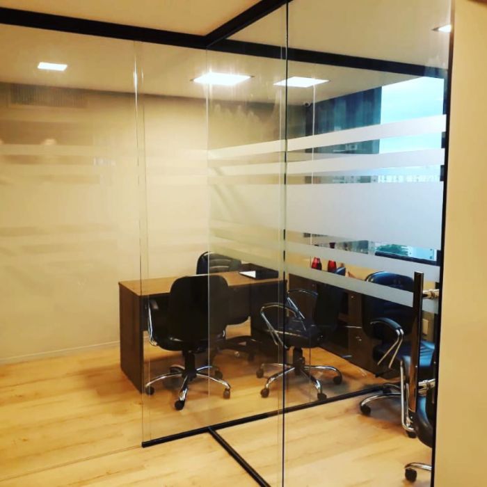 Adesivo Jateado para Vidro em Atibaia Exemplo 2 | Cipriani Comunicação Visual