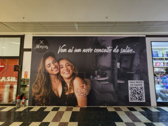 A emenda fica visível? | Atibaia | Cipriani Comunicação Visual