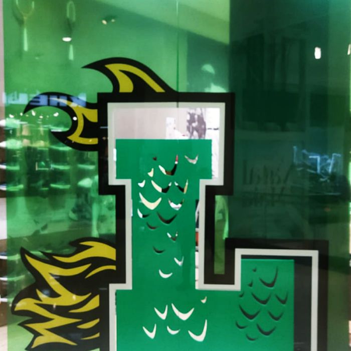 Adesivo para Vitrine em Atibaia Slide 1 | Cipriani Comunicação Visual