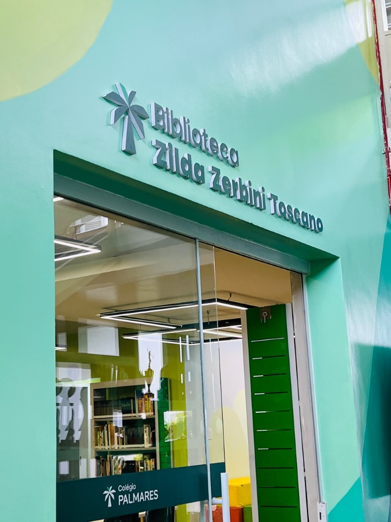 O PVC amarela com o tempo? | Atibaia | Cipriani Comunicação Visual