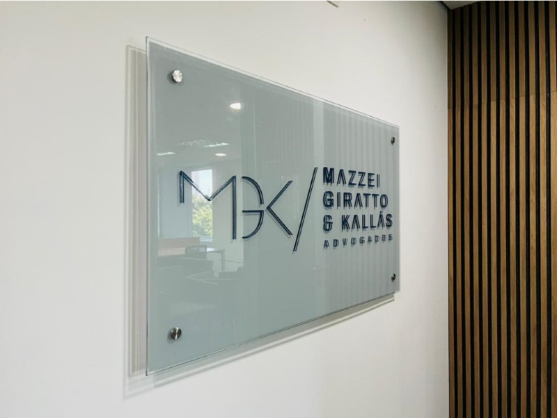 Placa de Vidro em Atibaia Exemplo 1 | Cipriani Comunicação Visual