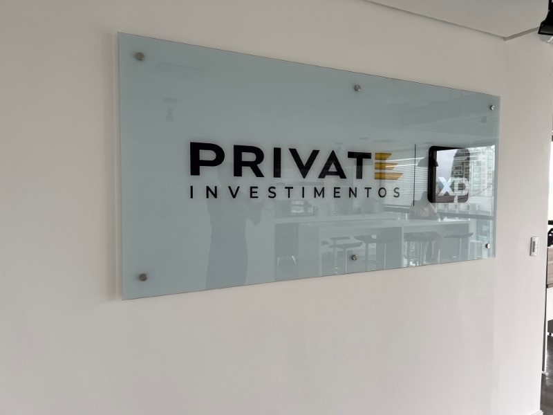 Placa de Vidro para Escritório em Atibaia Slide 3 | Cipriani Comunicação Visual