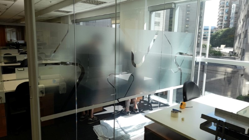 Vinil Jateado Efeito Fosco em Atibaia Exemplo 2 | Cipriani Comunicação Visual