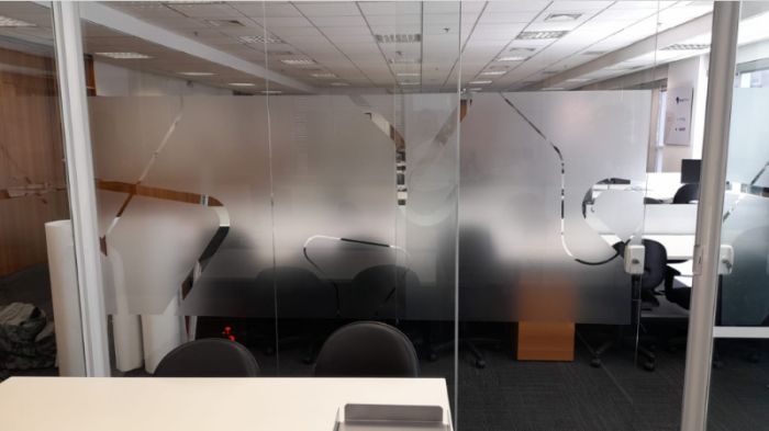 Adesivo Jateado sob Medida em Campinas Exemplo 1 | Cipriani Comunicação Visual