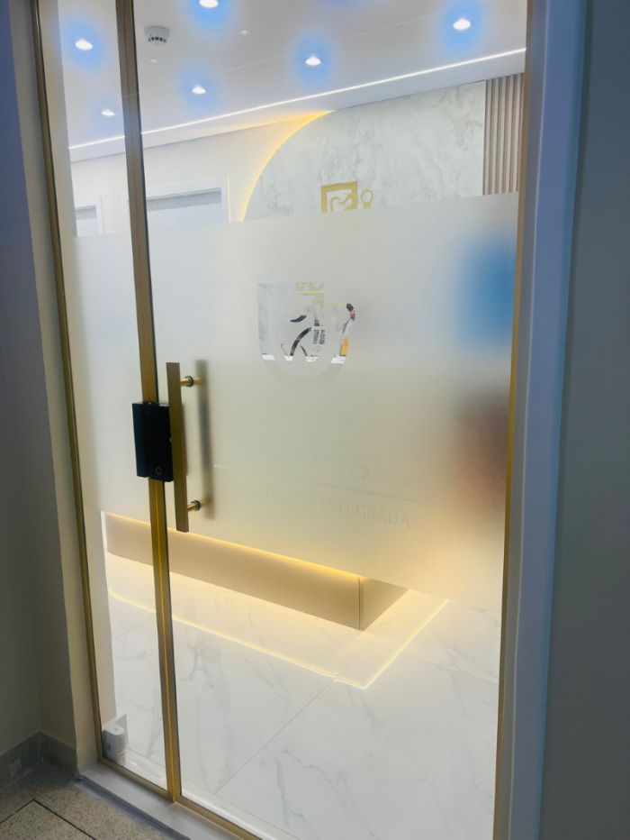 Adesivo para Porta em Campinas Exemplo 4 | Cipriani Comunicação Visual