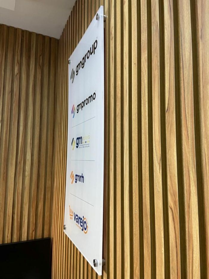 Placa de Vidro para Escritório em Campinas Exemplo 4 | Cipriani Comunicação Visual