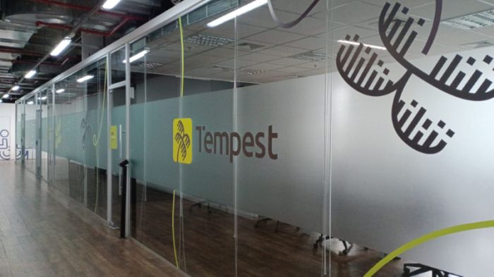 Adesivo Jateado para Vidro em Itatiba Exemplo 2 | Cipriani Comunicação Visual