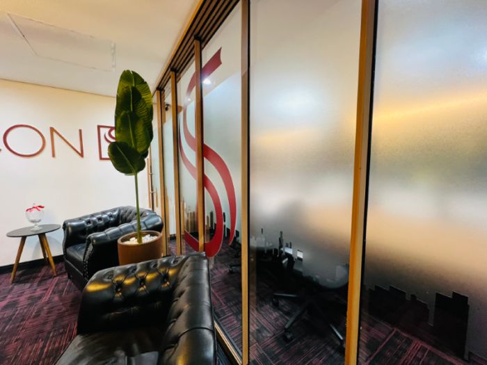 Adesivo para Vidro em Itatiba Slide 3 | Cipriani Comunicação Visual