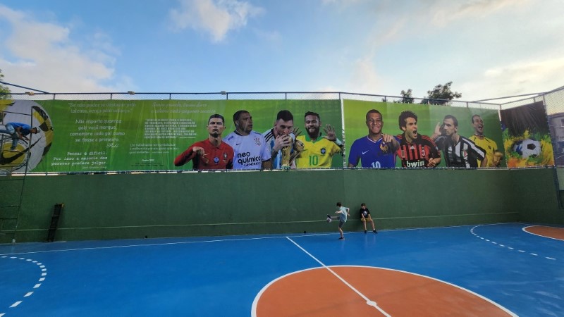 Resiste a chuva e sol forte? | Cipriani Comunicação Visual