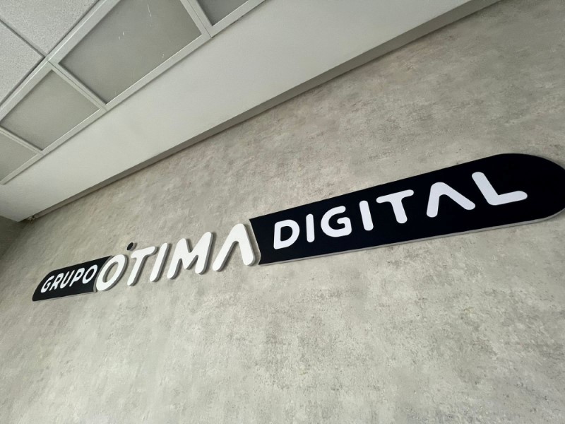 Logo Autocolante em Jundiaí Exemplo 4 | Cipriani Comunicação Visual