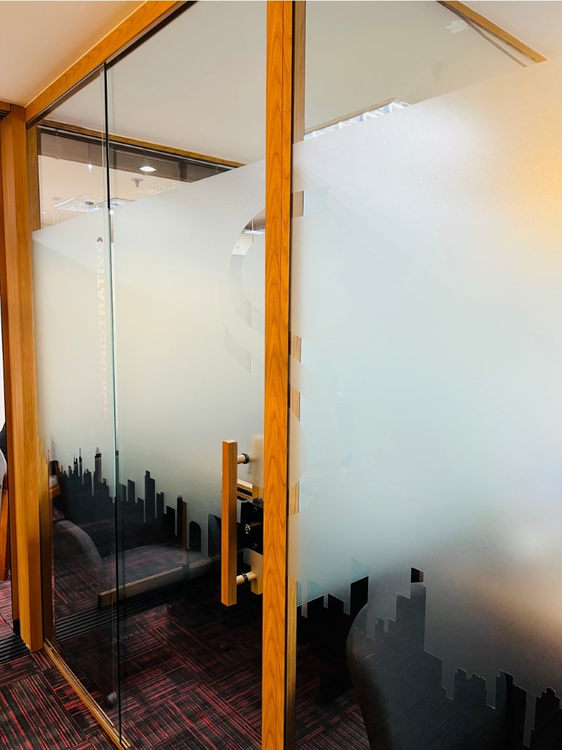 Película Fosca de Privacidade em Jundiaí Exemplo 4 | Cipriani Comunicação Visual