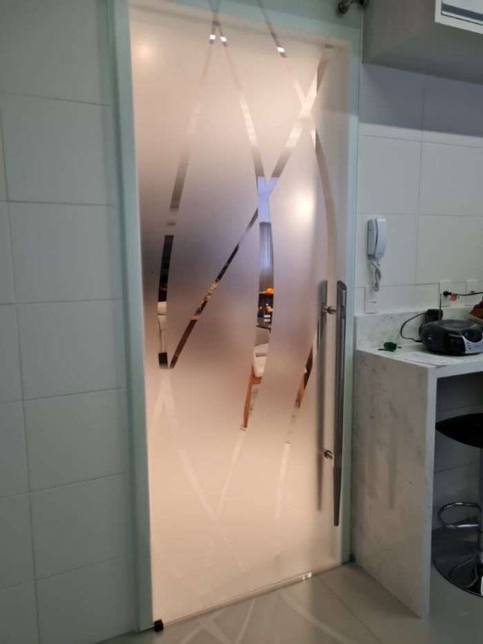 Adesivo para Porta em São Paulo Exemplo 4 | Cipriani Comunicação Visual