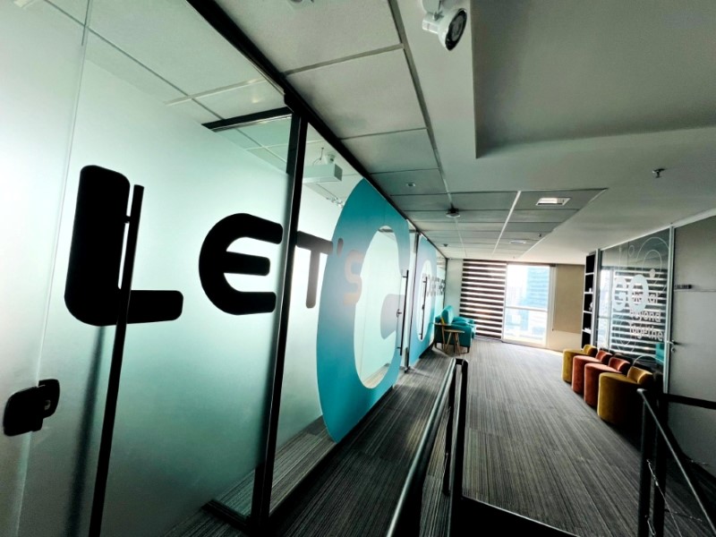 Tem texturas (madeira, cimento)? | Cipriani Comunicação Visual