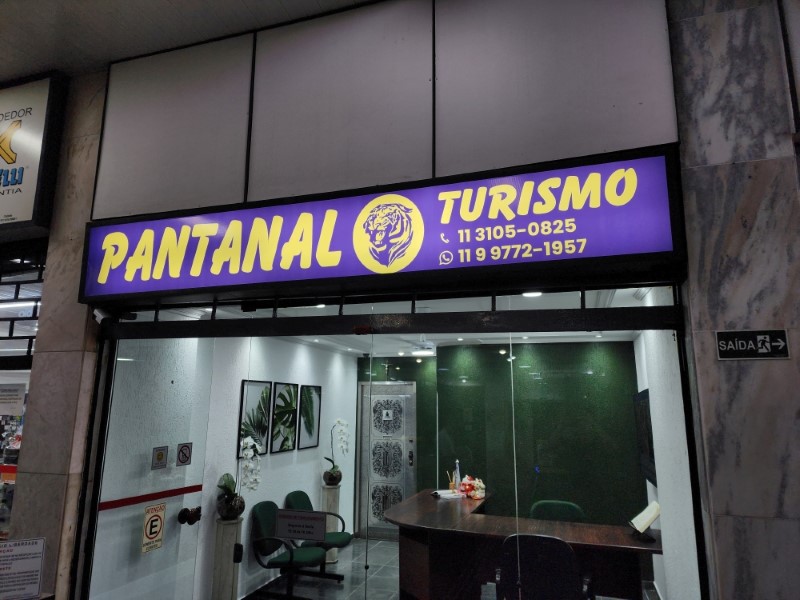 Fazem a troca da lona no local? | São Paulo | Cipriani Comunicação Visual