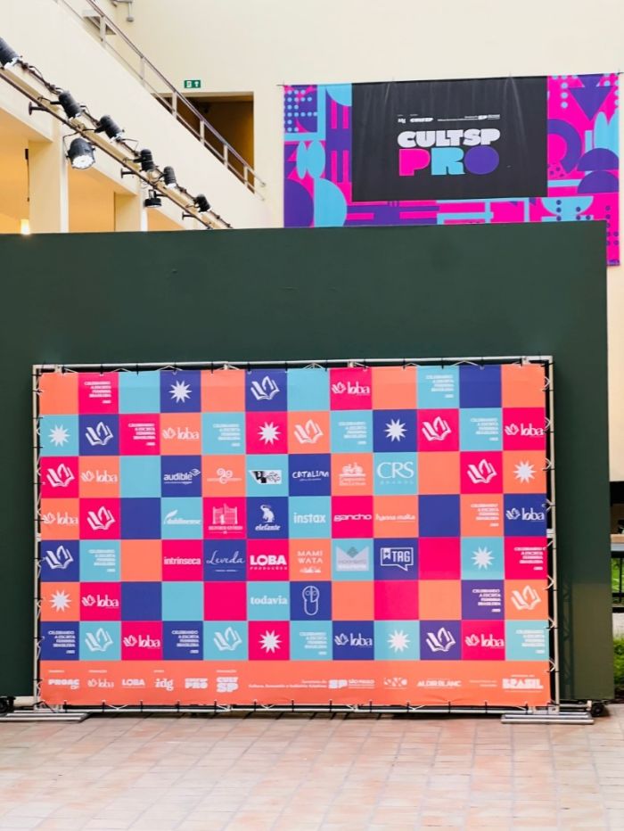 Mural de Fotos Backrop em Valinhos | Valinhos | Cipriani Comunicação Visual