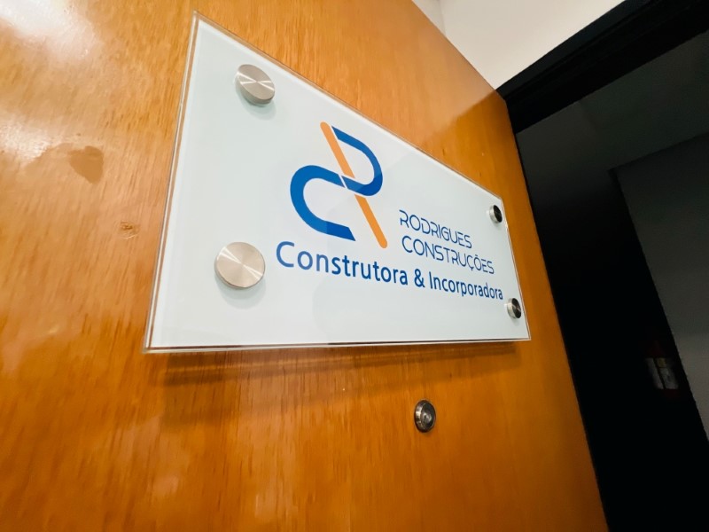 Placa de Porta para Escritório em Valinhos | Valinhos | Cipriani Comunicação Visual