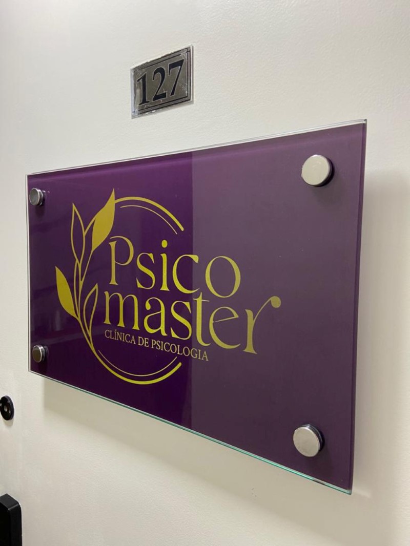 Placa para Porta de Escritório em Valinhos Exemplo 2 | Cipriani Comunicação Visual