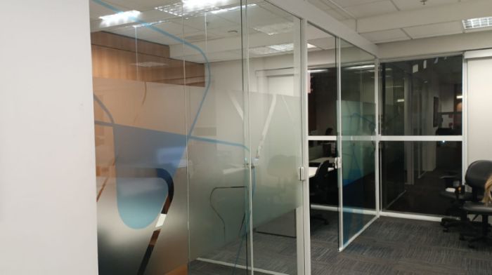 Adesivo Jateado para Escritórios, Zona Leste SP | Zona Leste SP | Cipriani Comunicação Visual
