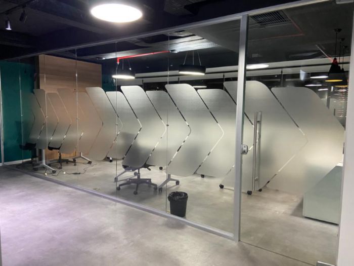 Adesivo Jateado para Escritórios, Zona Oeste SP Exemplo 1 | Cipriani Comunicação Visual