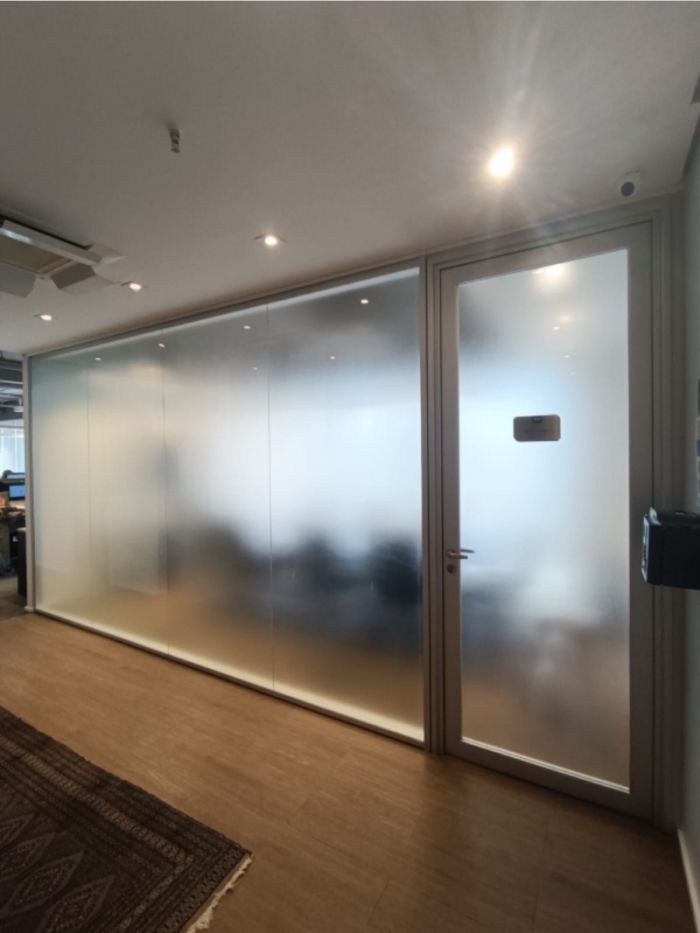 Adesivo Jateado para Vidro, Zona Oeste SP Exemplo 4 | Cipriani Comunicação Visual