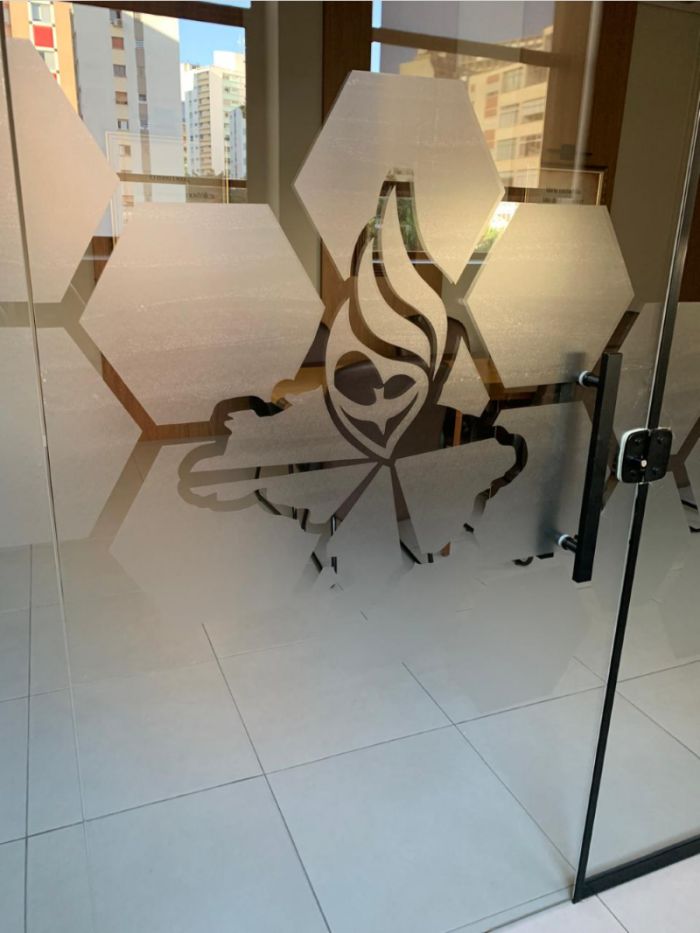 Adesivo Jateado sob Medida, Zona Oeste SP Slide 3 | Cipriani Comunicação Visual