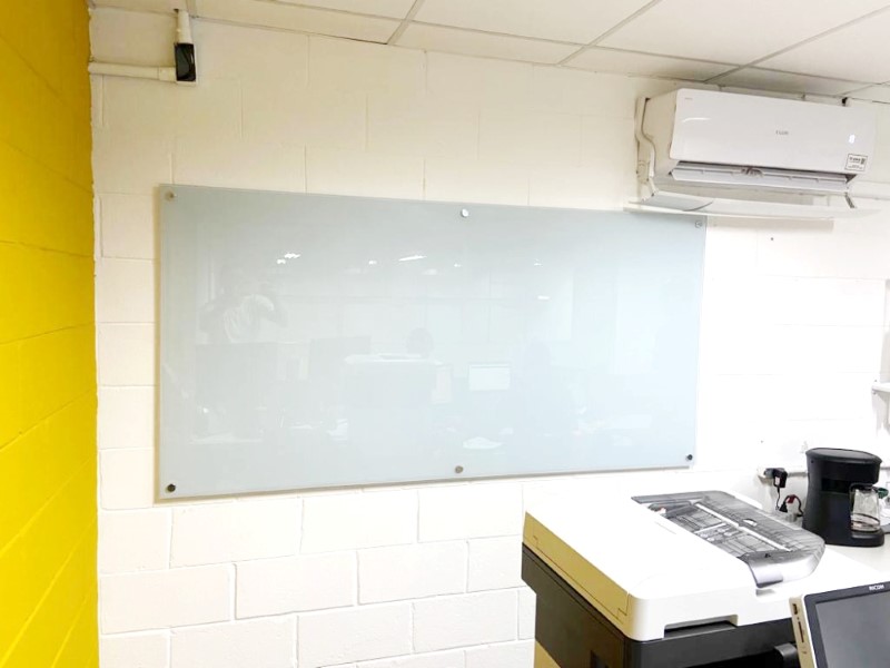 Laminado melamínico (fórmica) ou UV. | Zona Oeste SP | Cipriani Comunicação Visual