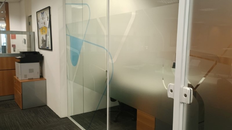 Bloqueia raios UV? | Cipriani Comunicação Visual