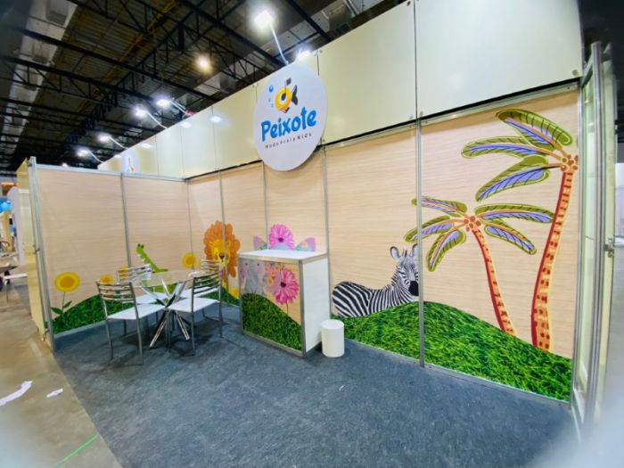 Cola em carpete ou madeira? | Zona Sul SP | Cipriani Comunicação Visual