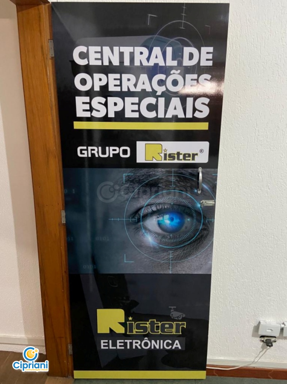 Adesivo para Porta de Sala Comercial Preto e Amarelo 1 Imagem