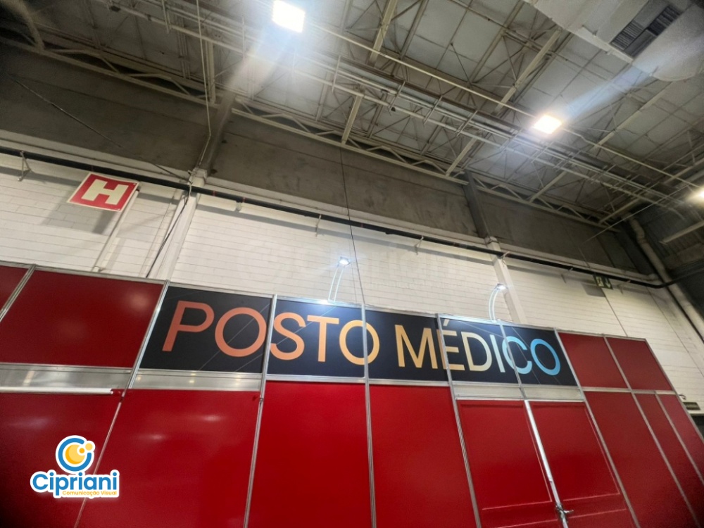 Adesivo para Posto Médico de Evento Vermelho e Laranja 1 Imagem